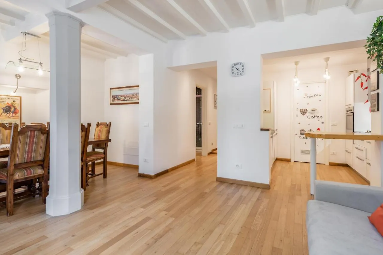 Lungarno & Parco Delle Cascine Lovely Apartment فلورنس